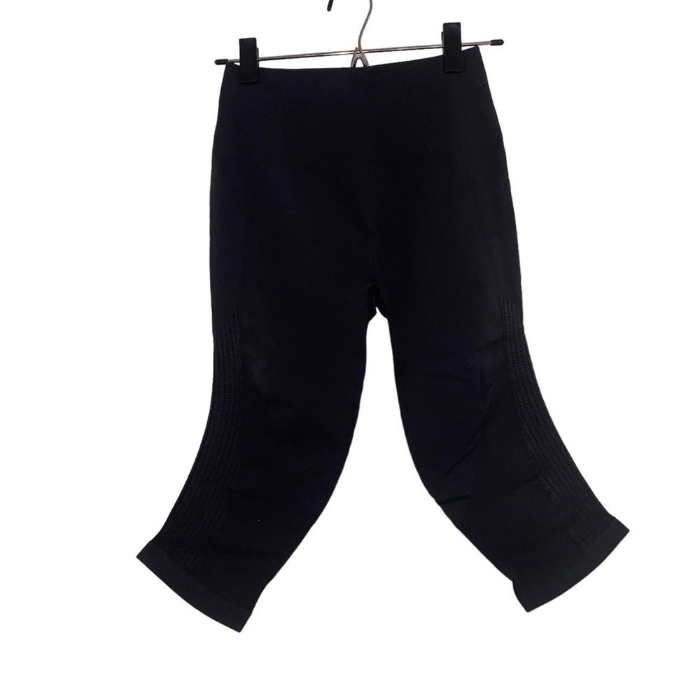 Womens lululemon cropped leggings